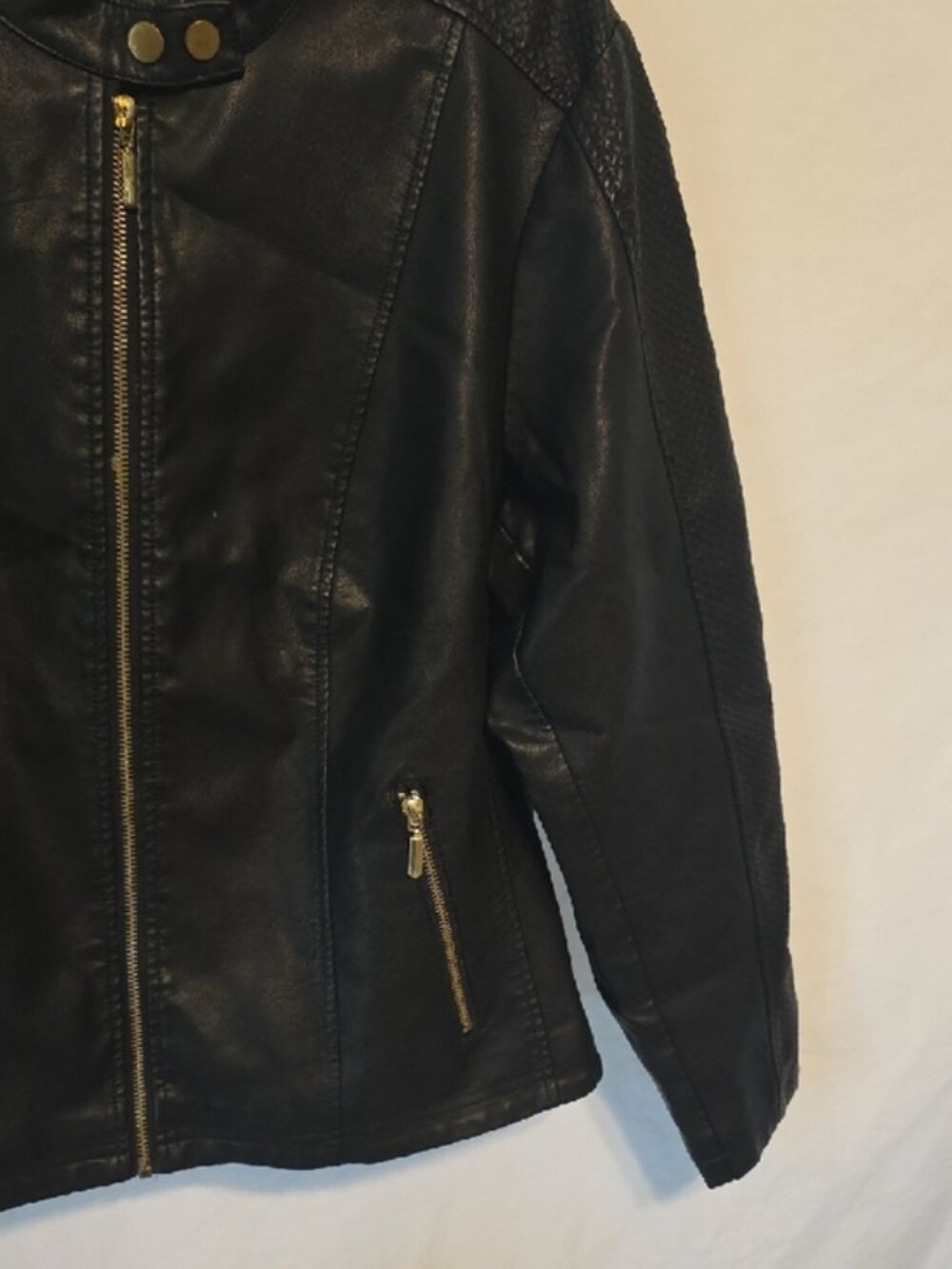Women's Baccini Black Faux Leather Moto Jacket with Zip Pockets - Picture 6 of 13